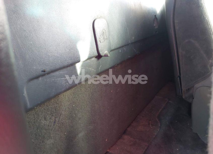 Photo 8 of 2004 Chevrolet Silverado 2500HD (VIN 1GCHK24U94E196793)