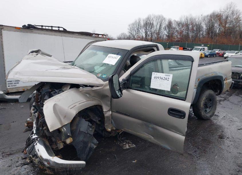 Photo 2 of 2006 Chevrolet Silverado 2500HD WORK TRUCK (VIN 1GCHK24U96E225101)