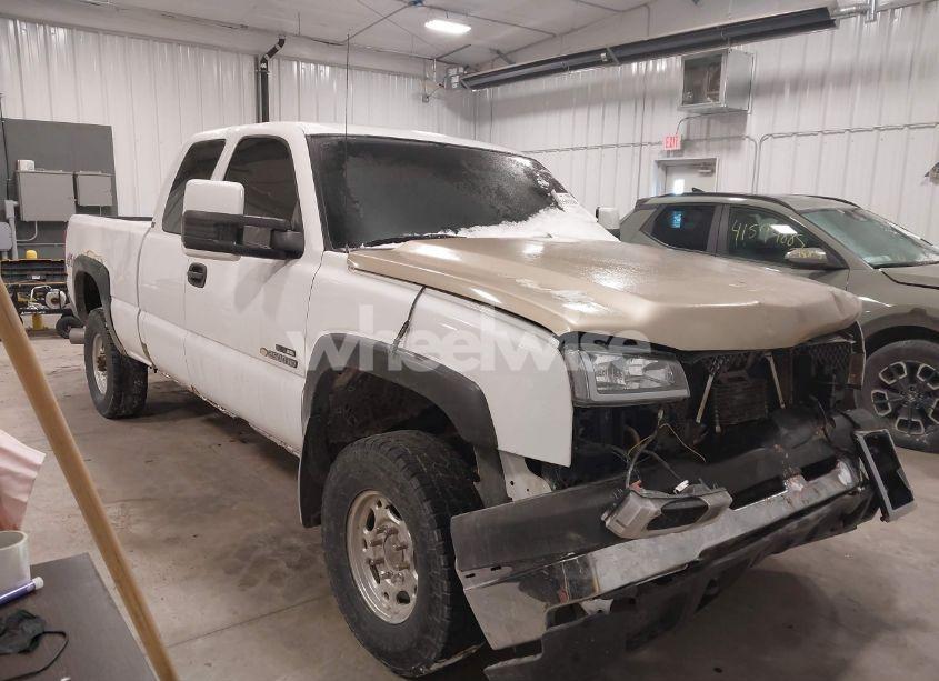2003 Chevrolet Silverado 2500HD (VIN 1GCHK29123E159209) main photo