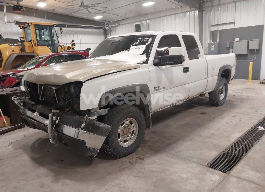 Photo 2 of 2003 Chevrolet Silverado 2500HD (VIN 1GCHK29123E159209)