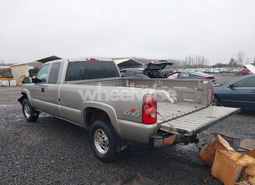 Photo 3 of 2003 Chevrolet Silverado 2500HD LS (VIN 1GCHK29123E292682)