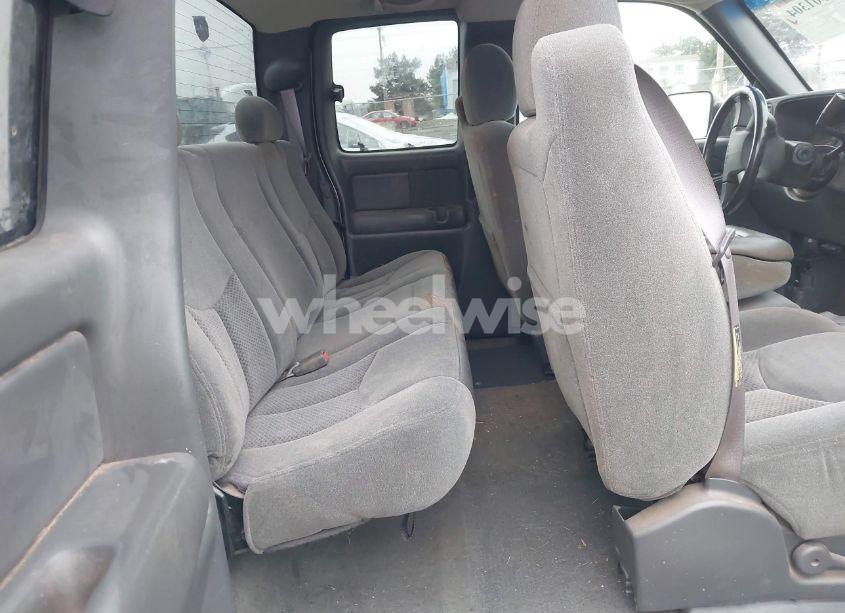 Photo 8 of 2003 Chevrolet Silverado 2500HD LS (VIN 1GCHK29123E292682)