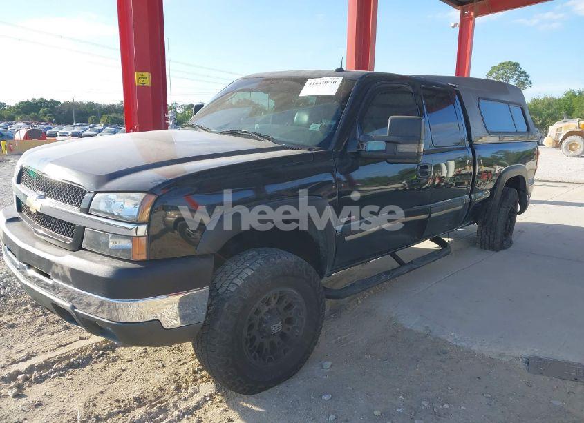 Photo 2 of 2003 Chevrolet Silverado 2500HD LT (VIN 1GCHK29133E348905)