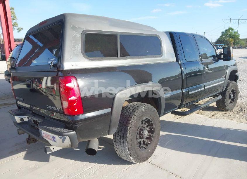 Photo 4 of 2003 Chevrolet Silverado 2500HD LT (VIN 1GCHK29133E348905)