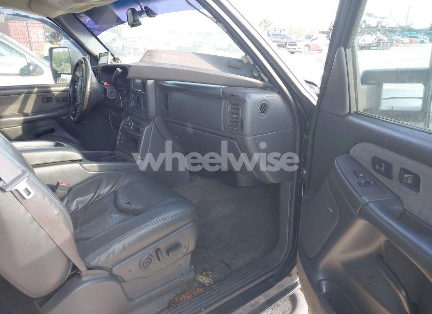 Photo 5 of 2003 Chevrolet Silverado 2500HD LT (VIN 1GCHK29133E348905)