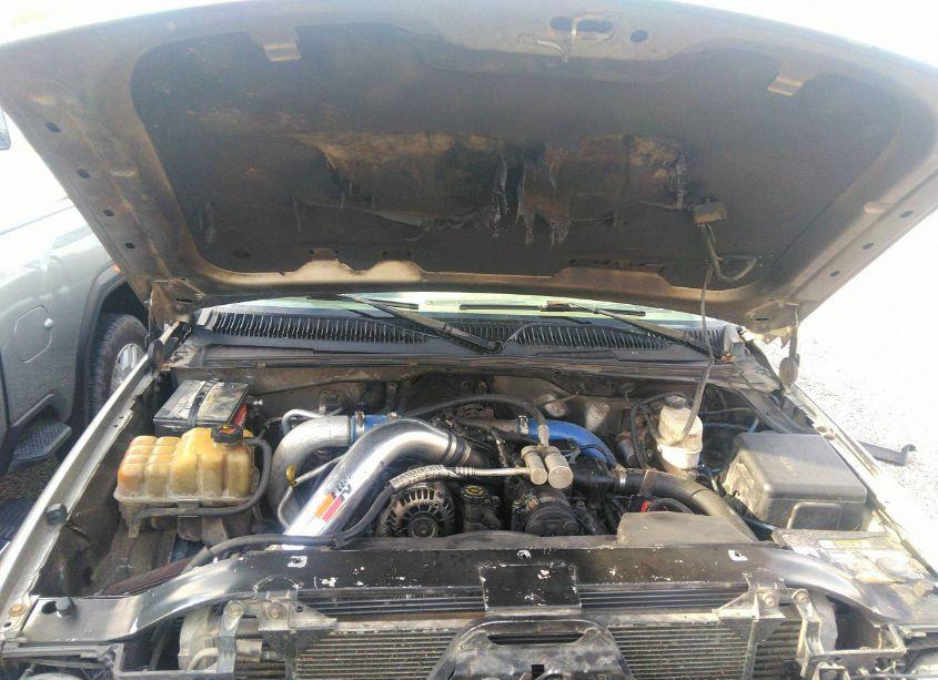 Photo 10 of 2002 Chevrolet Silverado 2500HD LS (VIN 1GCHK29152E200009)