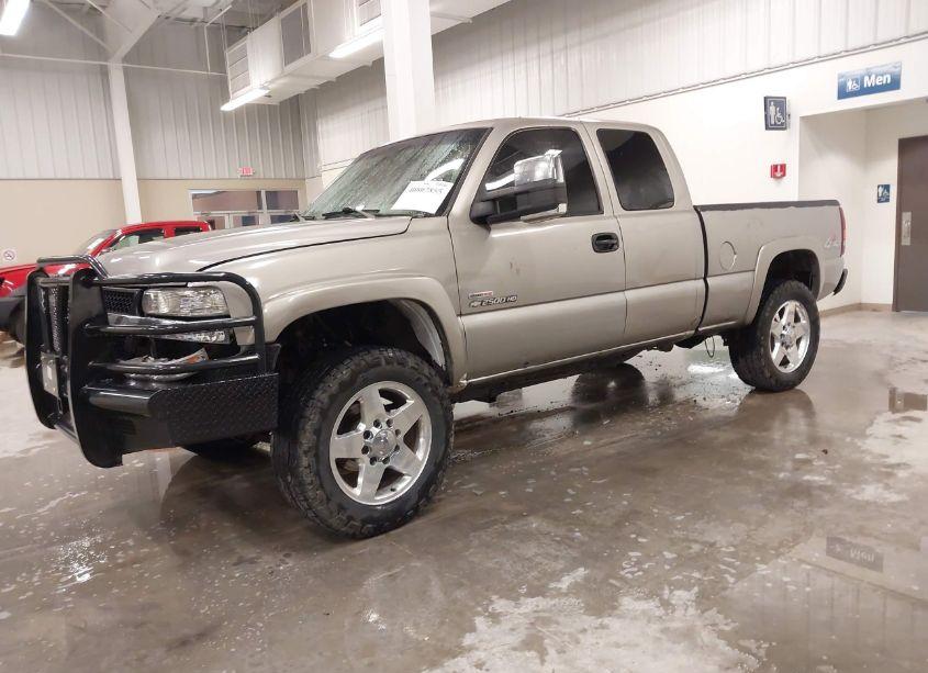 Photo 2 of 2002 Chevrolet Silverado 2500HD LS (VIN 1GCHK29152E200009)