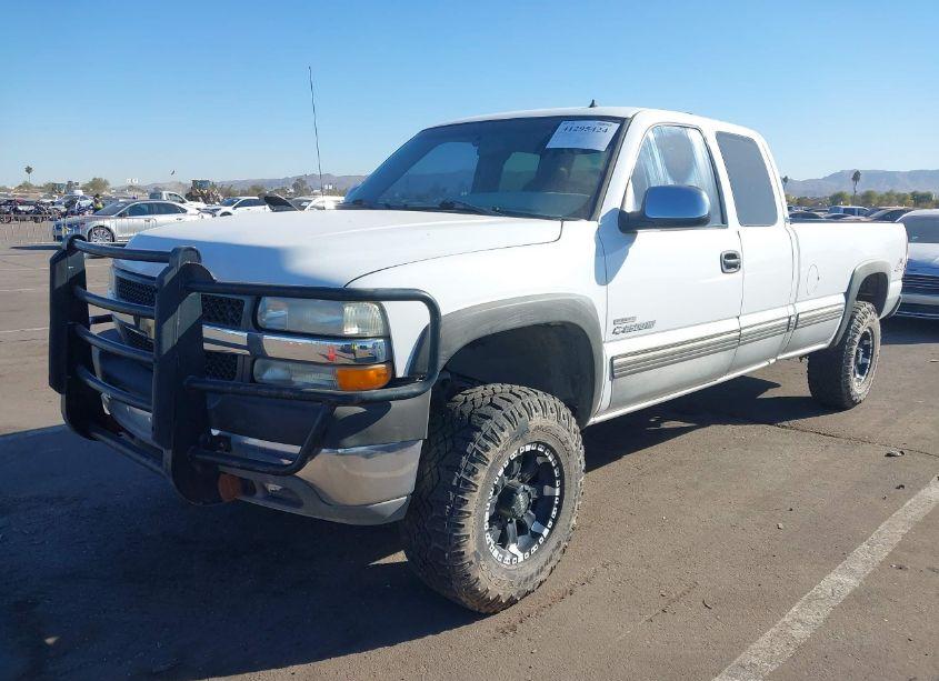 Photo 2 of 2001 Chevrolet Silverado 2500HD LS/LT (VIN 1GCHK29181E210323)