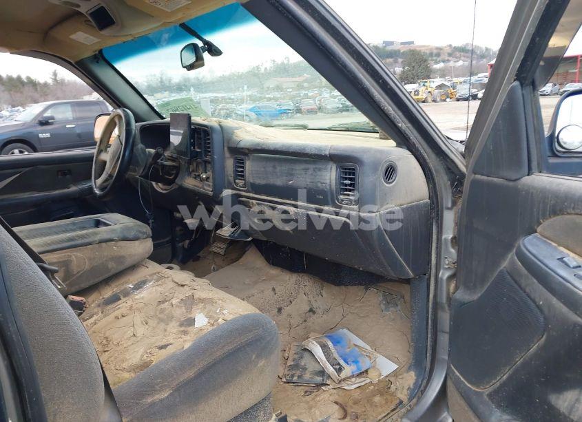 Photo 5 of 2003 Chevrolet Silverado 2500HD LS (VIN 1GCHK291X3E108220)