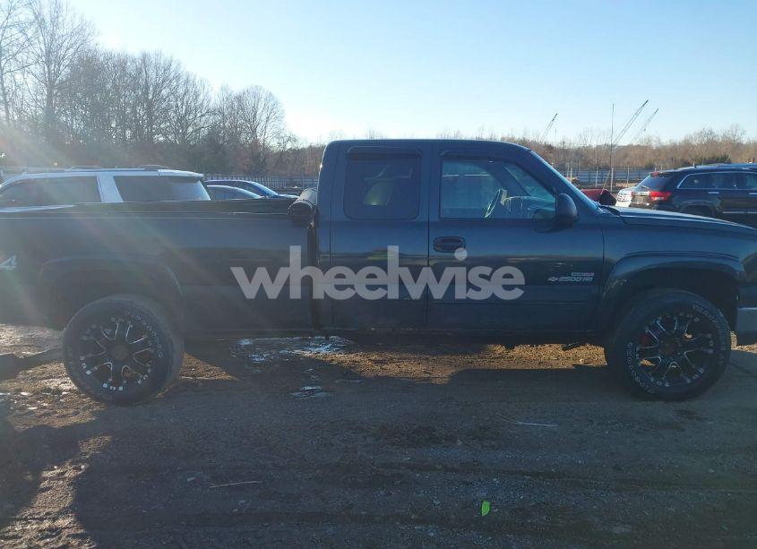 Photo 13 of 2004 Chevrolet Silverado 2500HD LS (VIN 1GCHK29224E242665)