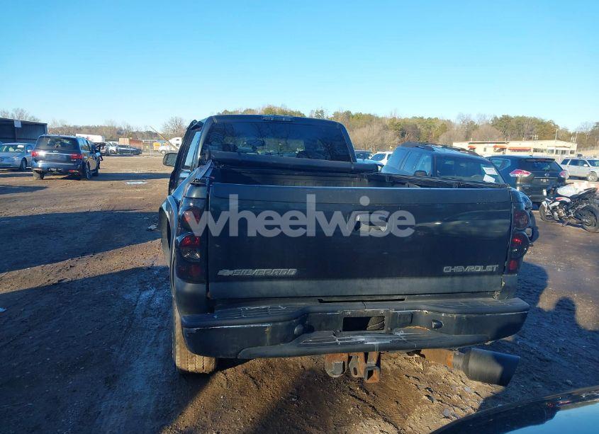 Photo 16 of 2004 Chevrolet Silverado 2500HD LS (VIN 1GCHK29224E242665)