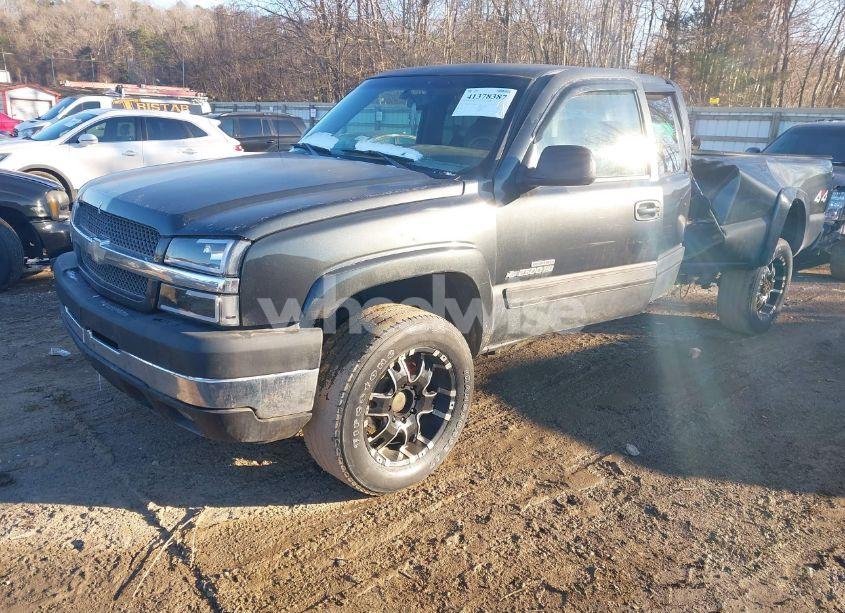 Photo 2 of 2004 Chevrolet Silverado 2500HD LS (VIN 1GCHK29224E242665)