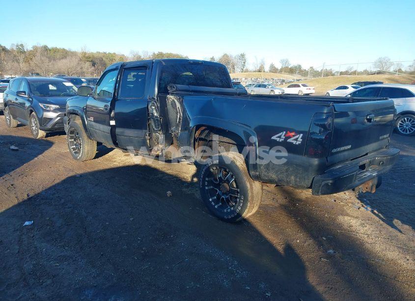 Photo 3 of 2004 Chevrolet Silverado 2500HD LS (VIN 1GCHK29224E242665)