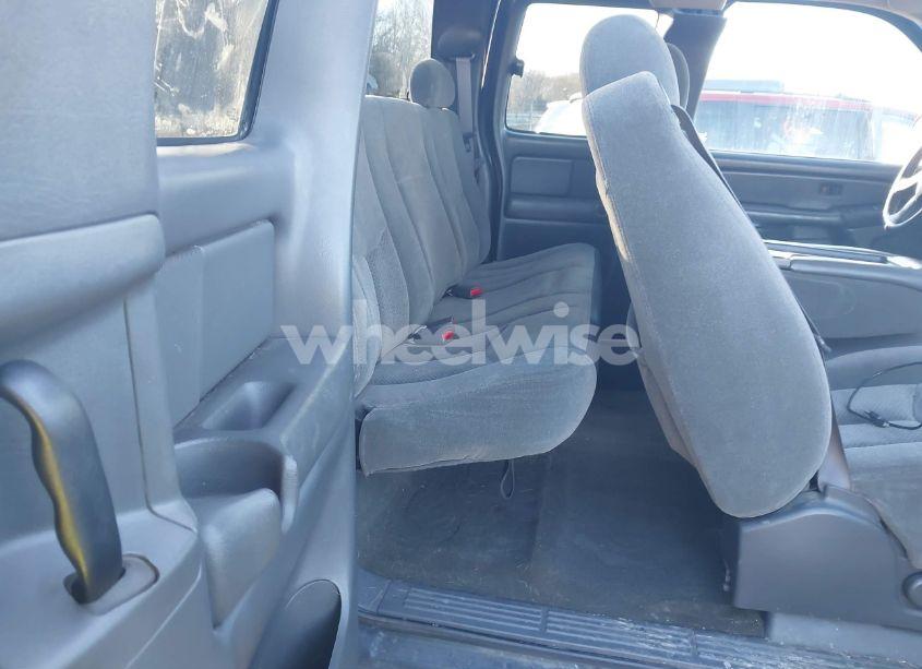 Photo 8 of 2004 Chevrolet Silverado 2500HD LS (VIN 1GCHK29224E242665)