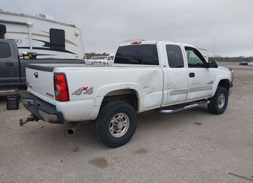 Photo 4 of 2005 Chevrolet Silverado 2500HD LS (VIN 1GCHK29225E216858)