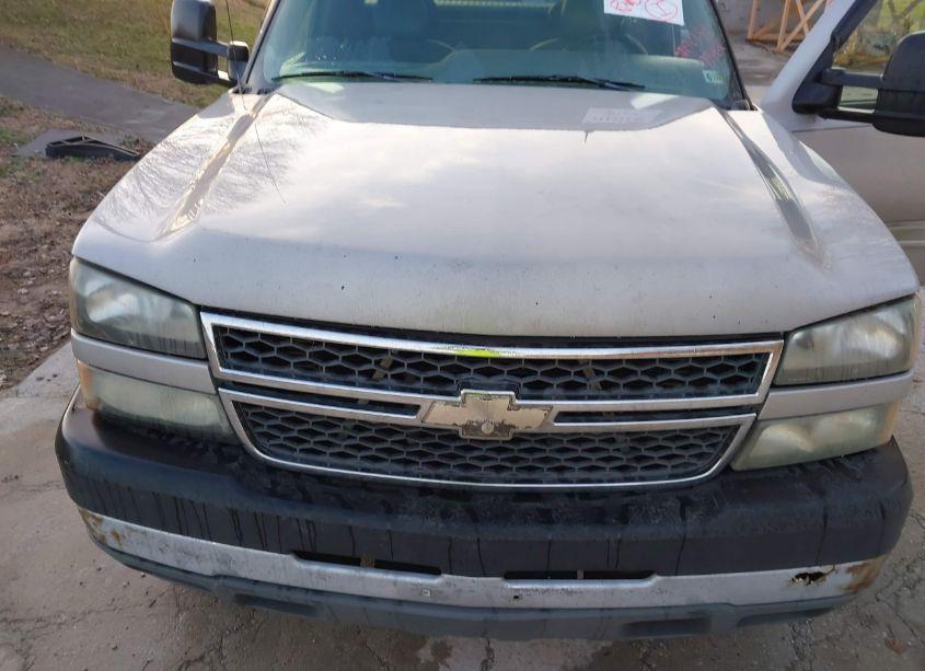 Photo 10 of 2005 Chevrolet Silverado 2500HD LT (VIN 1GCHK29225E271357)