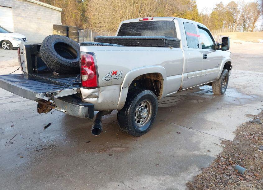 Photo 4 of 2005 Chevrolet Silverado 2500HD LT (VIN 1GCHK29225E271357)