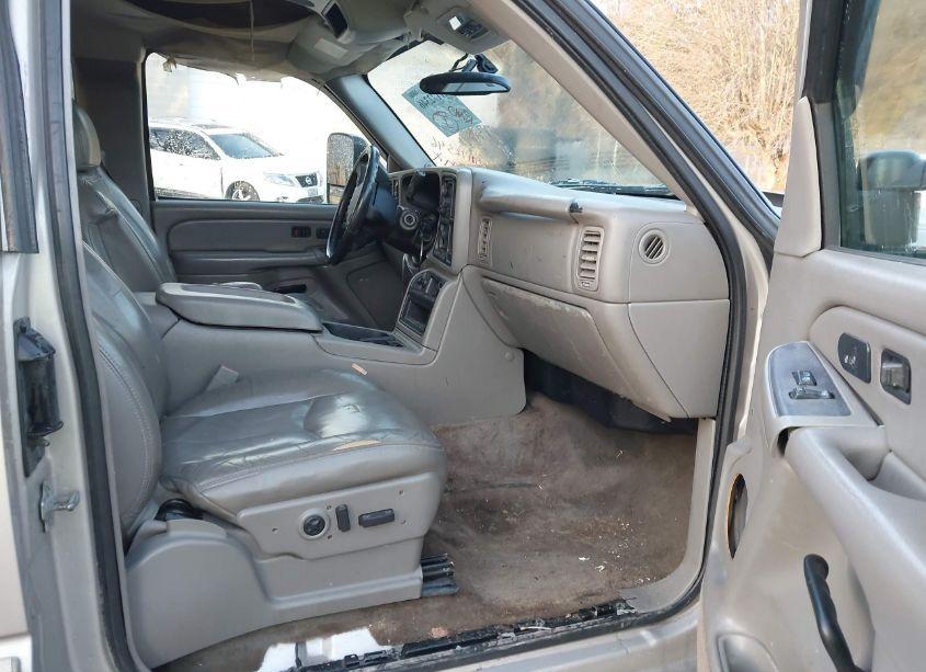 Photo 5 of 2005 Chevrolet Silverado 2500HD LT (VIN 1GCHK29225E271357)