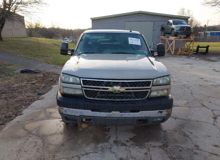 Photo 6 of 2005 Chevrolet Silverado 2500HD LT (VIN 1GCHK29225E271357)