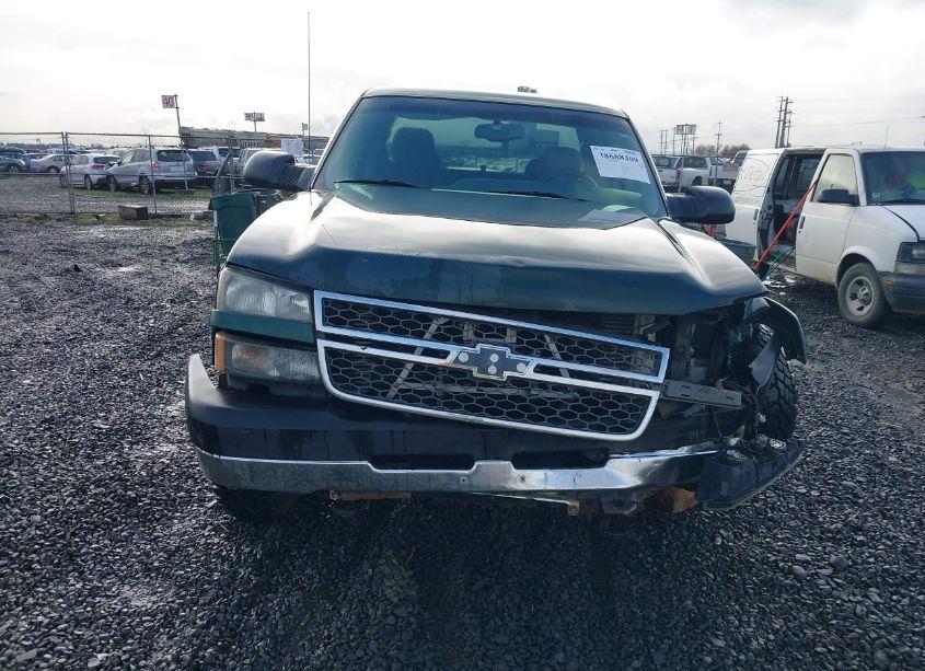 Photo 12 of 2005 Chevrolet Silverado 2500HD LS (VIN 1GCHK29235E172949)