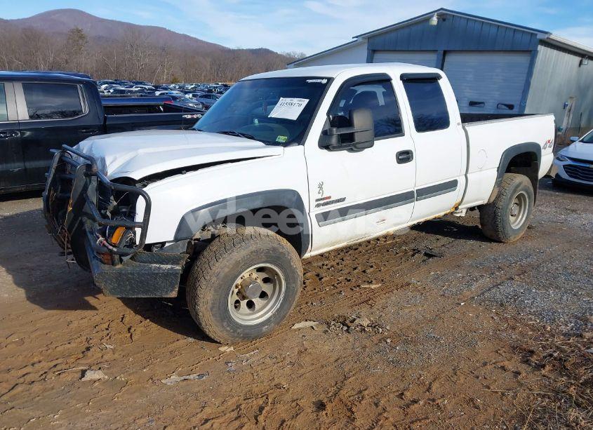 Photo 2 of 2004 Chevrolet Silverado 2500HD (VIN 1GCHK29254E311428)