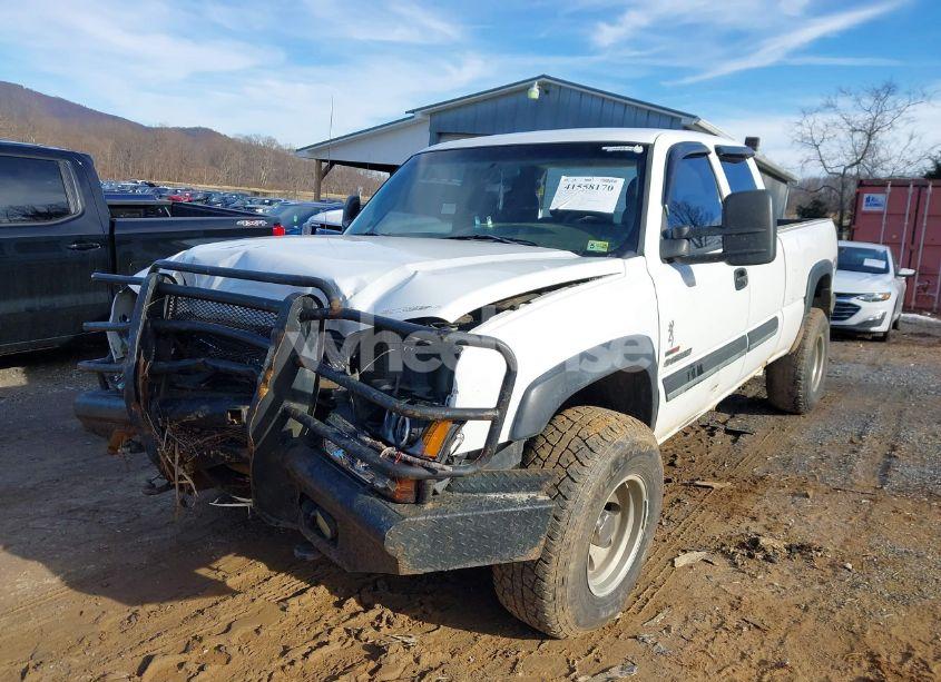 Photo 6 of 2004 Chevrolet Silverado 2500HD (VIN 1GCHK29254E311428)