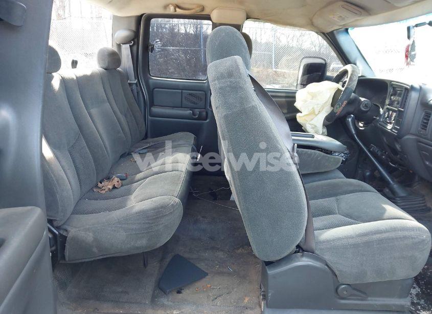 Photo 8 of 2004 Chevrolet Silverado 2500HD (VIN 1GCHK29254E311428)