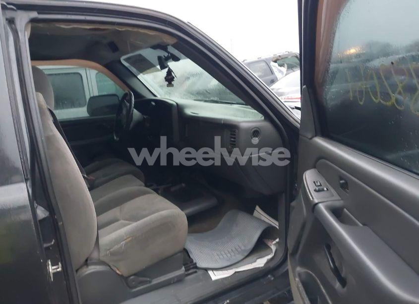 Photo 5 of 2004 Chevrolet Silverado 2500HD LS (VIN 1GCHK29294E394071)