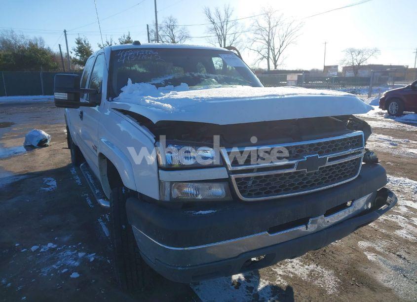 2005 Chevrolet Silverado 2500HD LS (VIN 1GCHK29295E323096) main photo