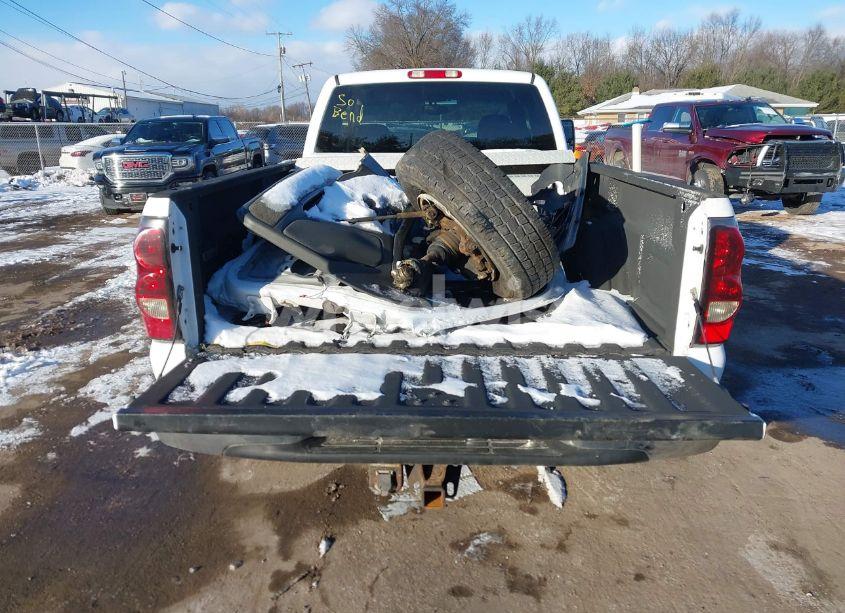 Photo 16 of 2005 Chevrolet Silverado 2500HD LS (VIN 1GCHK29295E323096)