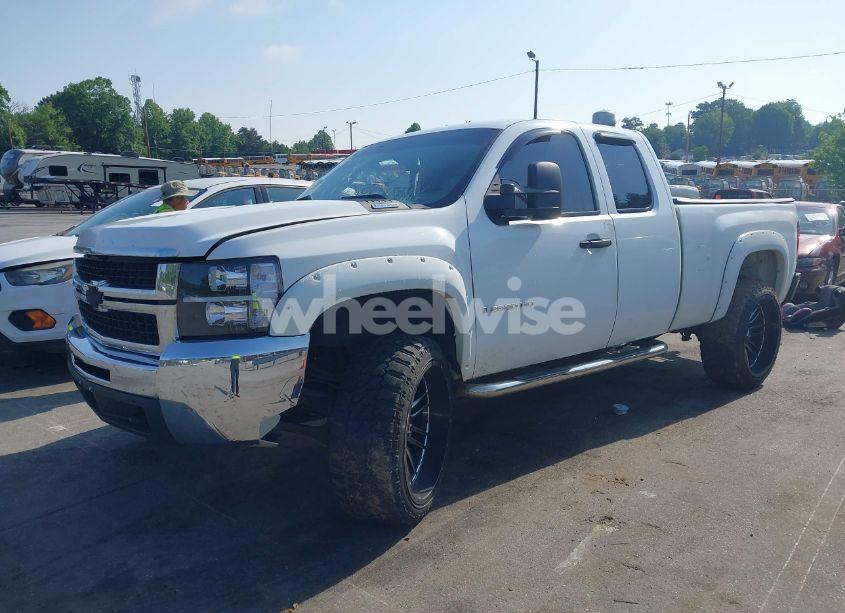 Photo 2 of 2008 Chevrolet Silverado 2500HD WORK TRUCK (VIN 1GCHK29618E211352)
