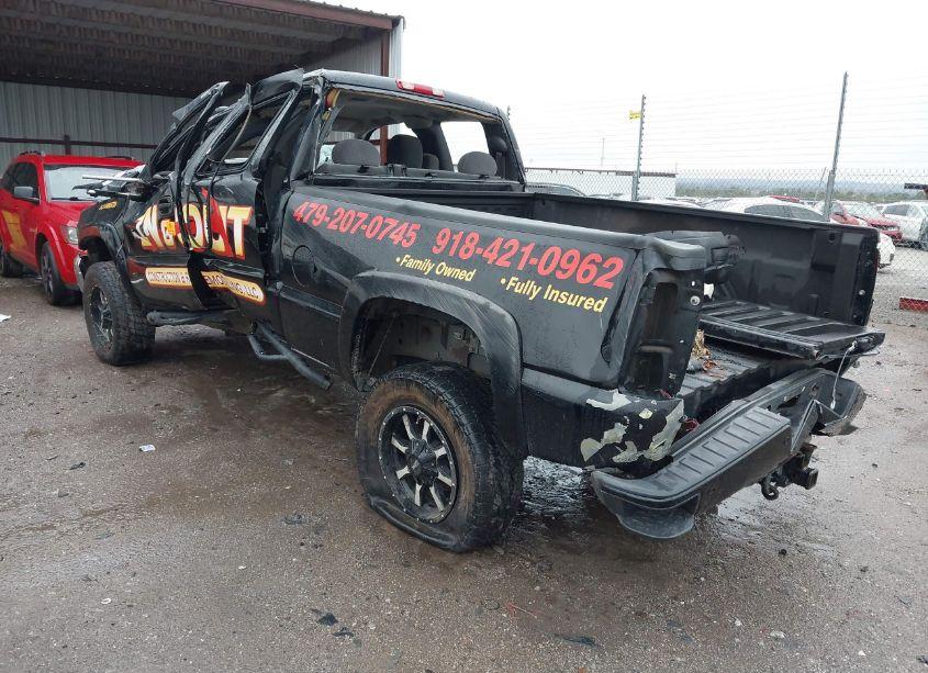 Photo 3 of 2007 Chevrolet Silverado 2500HD CLASSIC LT1 (VIN 1GCHK29D07E115712)