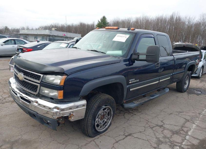 Photo 2 of 2006 Chevrolet Silverado 2500HD LT1 (VIN 1GCHK29D66E287323)