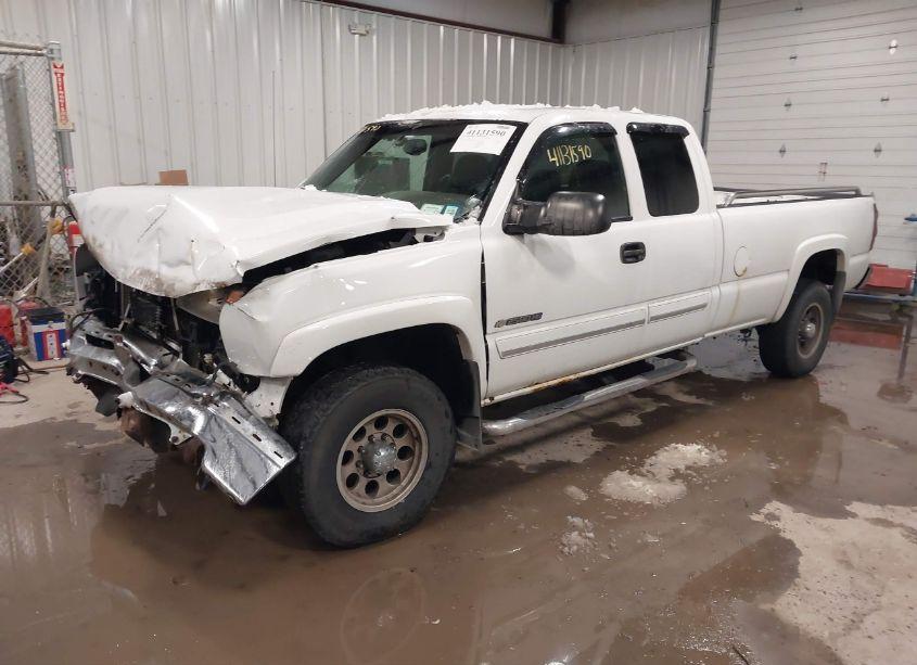 Photo 2 of 2005 Chevrolet Silverado 2500HD LS (VIN 1GCHK29G15E109618)