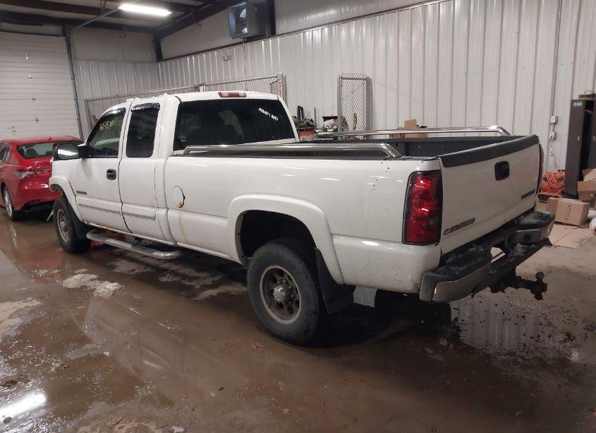 Photo 3 of 2005 Chevrolet Silverado 2500HD LS (VIN 1GCHK29G15E109618)