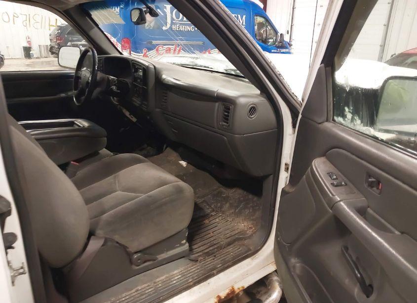 Photo 5 of 2005 Chevrolet Silverado 2500HD LS (VIN 1GCHK29G15E109618)