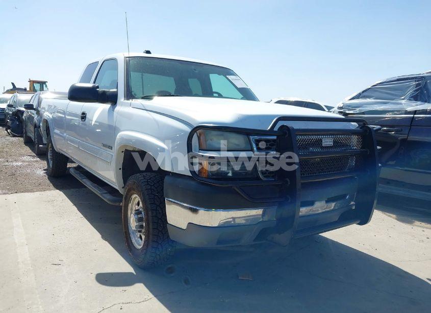 2005 Chevrolet Silverado 2500HD LS (VIN 1GCHK29G65E158233) main photo