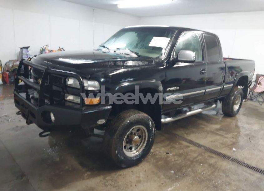 Photo 2 of 2001 Chevrolet Silverado 2500HD LS (VIN 1GCHK29GX1E199698)