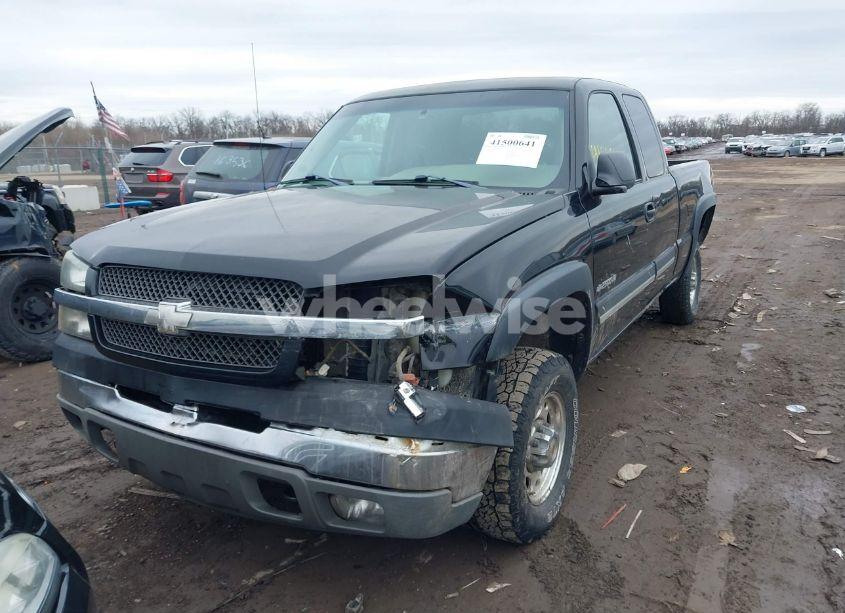 Photo 2 of 2003 Chevrolet Silverado 2500HD LS/LT (VIN 1GCHK29GX3E178174)