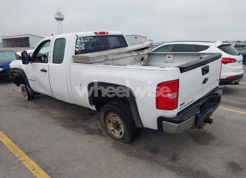 Photo 3 of 2008 Chevrolet Silverado 2500HD WORK TRUCK (VIN 1GCHK29K38E182871)