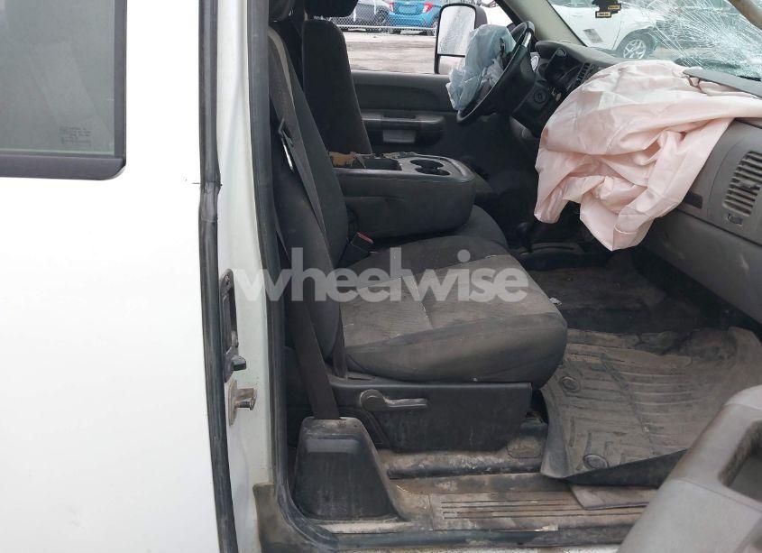 Photo 5 of 2008 Chevrolet Silverado 2500HD WORK TRUCK (VIN 1GCHK29K38E182871)