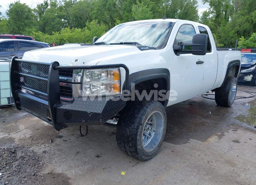 Photo 2 of 2008 Chevrolet Silverado 2500HD WORK TRUCK (VIN 1GCHK29K68E197171)