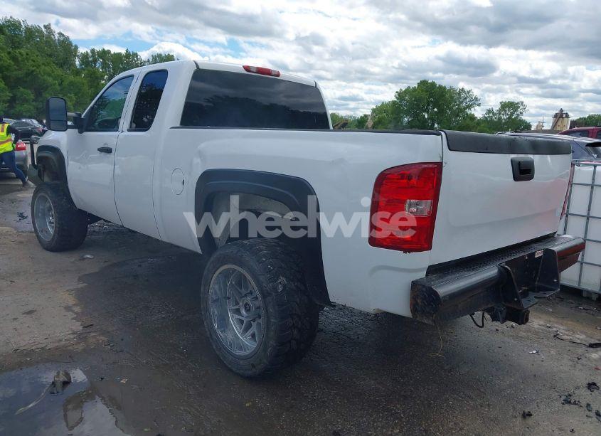 Photo 3 of 2008 Chevrolet Silverado 2500HD WORK TRUCK (VIN 1GCHK29K68E197171)