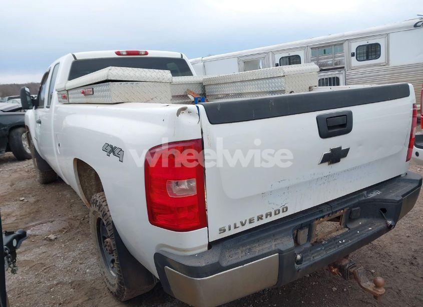 Photo 3 of 2008 Chevrolet Silverado 2500HD WORK TRUCK (VIN 1GCHK29K98E172362)