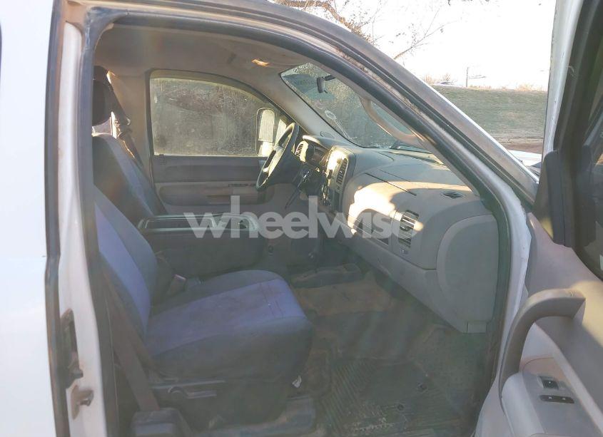 Photo 5 of 2008 Chevrolet Silverado 2500HD WORK TRUCK (VIN 1GCHK29K98E172362)