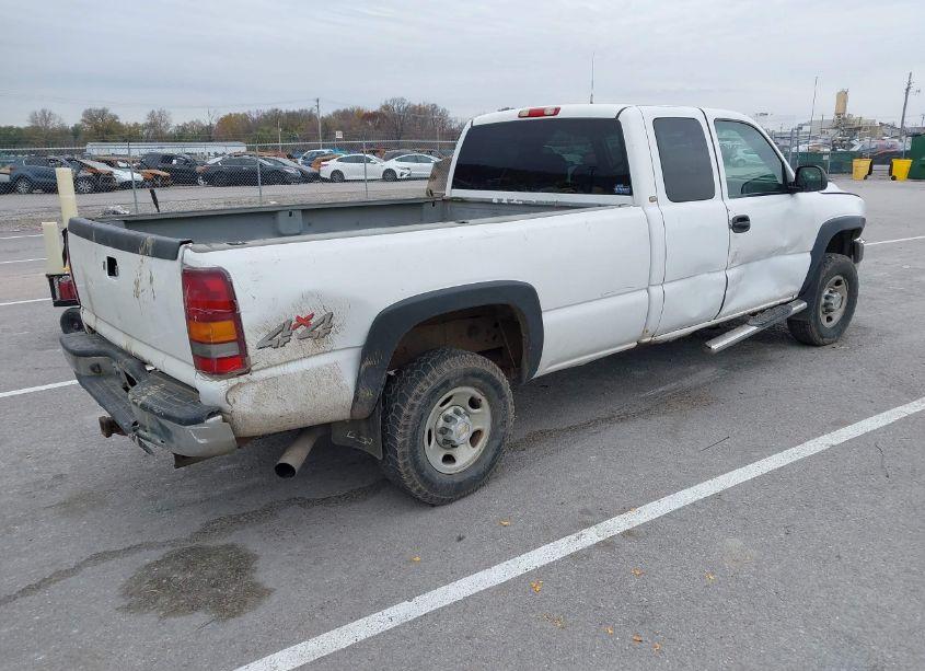 Photo 4 of 2002 Chevrolet Silverado 2500HD (VIN 1GCHK29U02E162280)