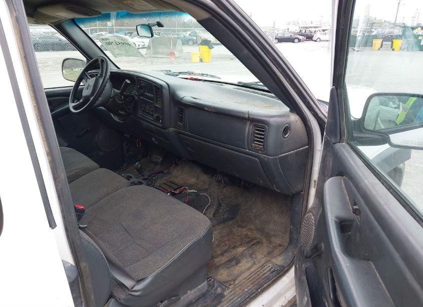 Photo 5 of 2002 Chevrolet Silverado 2500HD (VIN 1GCHK29U02E162280)