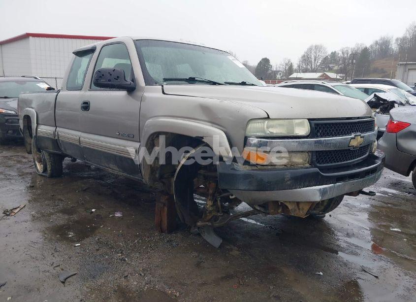 2002 Chevrolet Silverado 2500HD LS (VIN 1GCHK29U02E166989) main photo