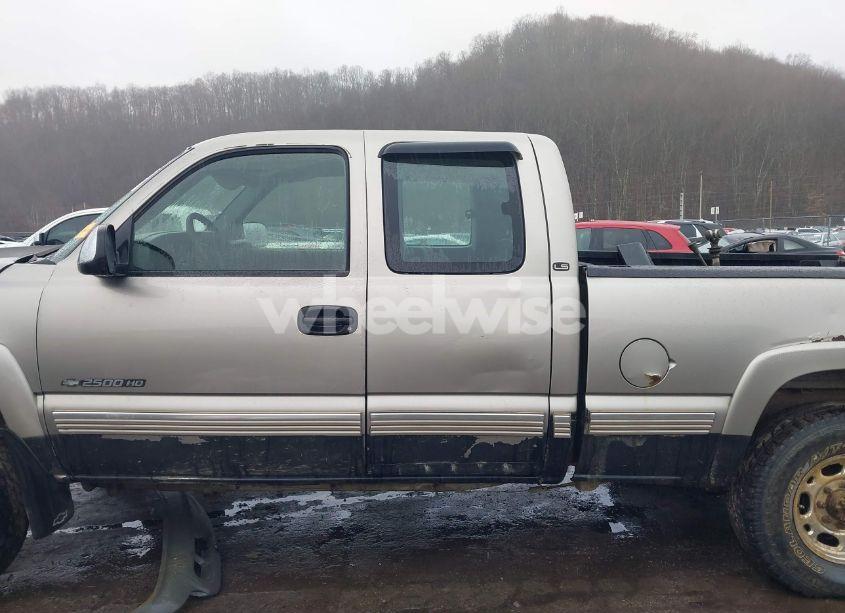 Photo 15 of 2002 Chevrolet Silverado 2500HD LS (VIN 1GCHK29U02E166989)