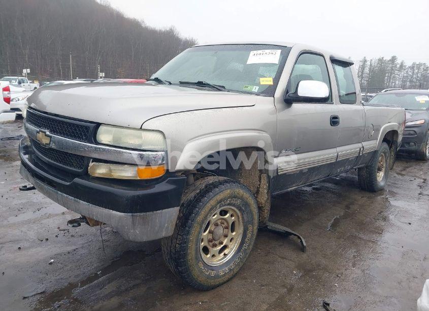 Photo 2 of 2002 Chevrolet Silverado 2500HD LS (VIN 1GCHK29U02E166989)